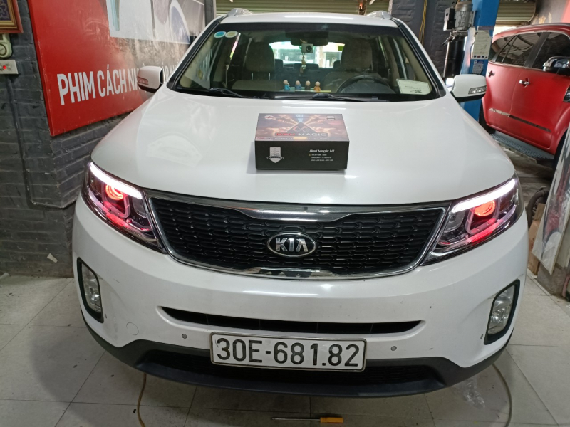 Độ đèn nâng cấp ánh sáng Red magic 1.0 cho xe Kia Sorento 2017